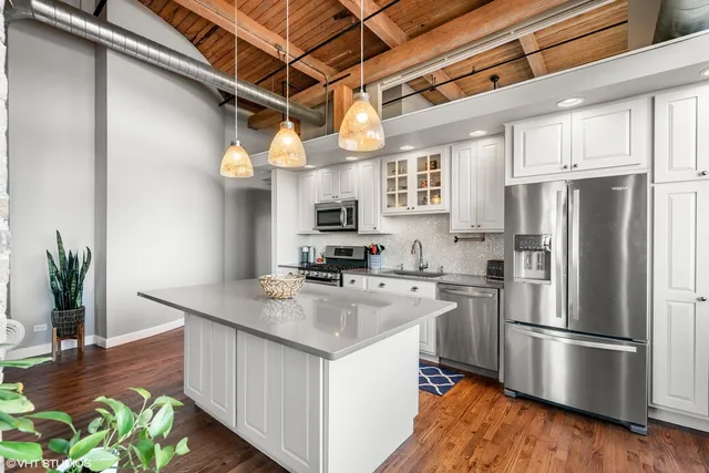 $4,000 | 1259 North Wood Street, Unit 401, Chicago, IL 60622