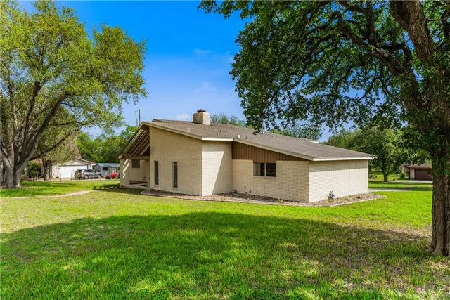 $2,500 | 3935 Monta Drive, Robstown, TX 78380