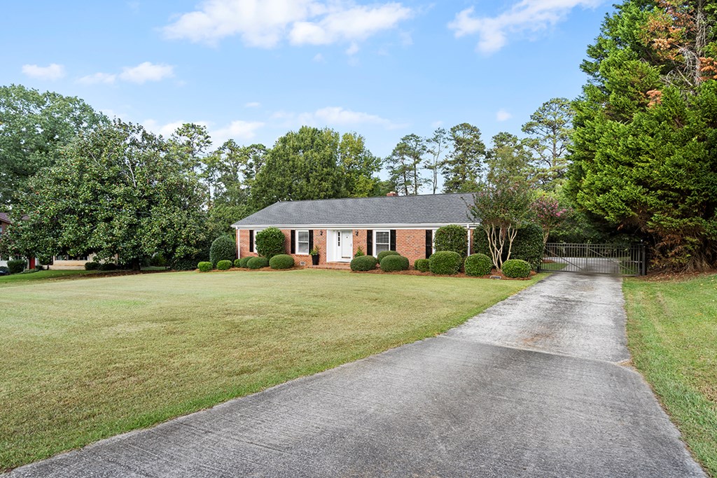 128 Crescent Road Greenwood, SC 29649 - Photo 2 of 28 Gallery Image 2