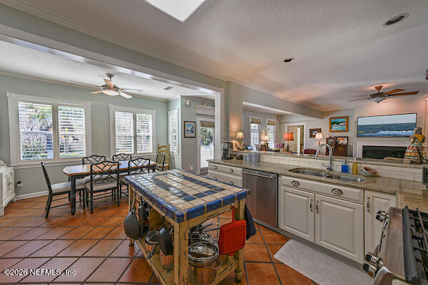 1145 Neck Road Ponte Vedra Beach, FL 32082 - Photo 26 of 50 Kitchen_26-0204-000106-CC-HDRp