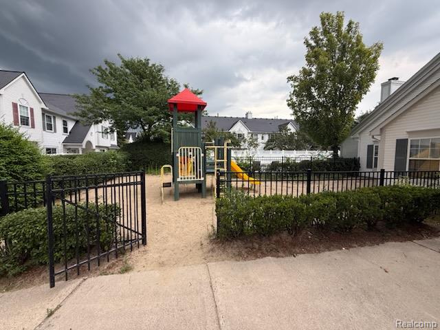 22296 Cape Cod Way Farmington, MI 48336 - Photo 15 of 16