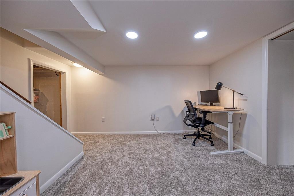 476 Haverhill Road Pittsburgh, PA 15228 - Photo 24 of 36