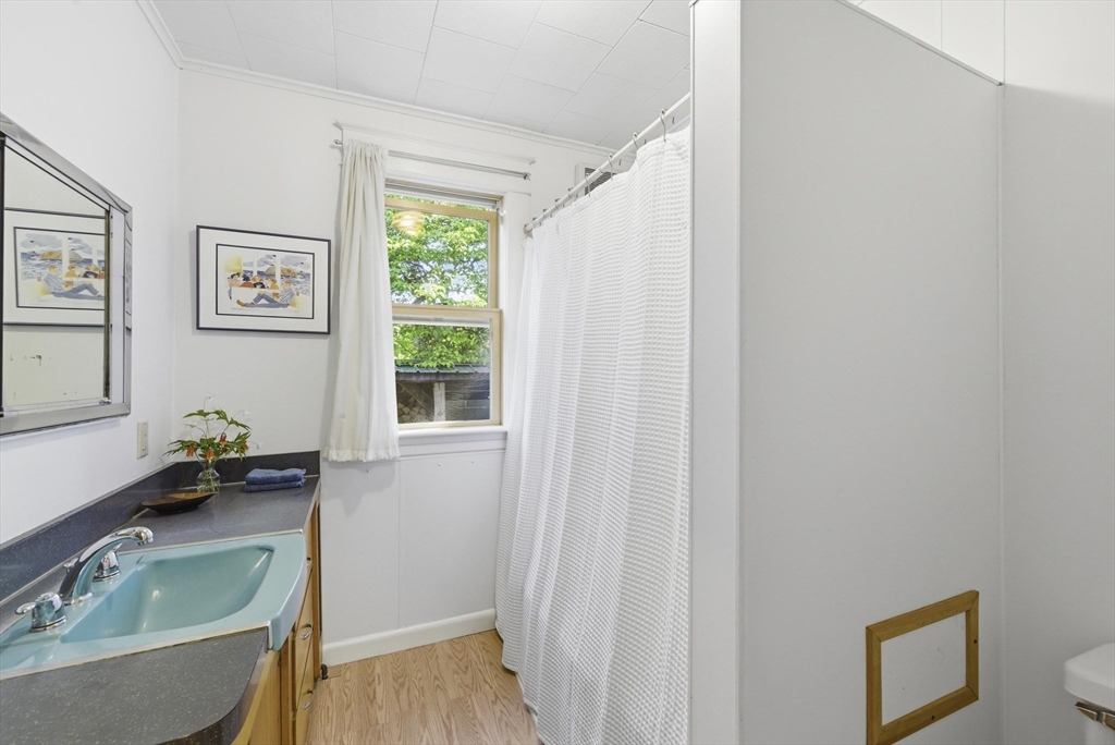 35 Rust Avenue Northampton, MA 01060 - Photo 25 of 39