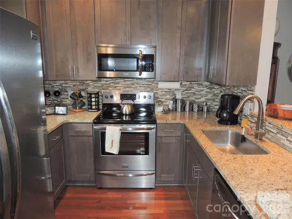 $2,300 | 222 South Torrence Street, Unit 20, Charlotte, NC 28204