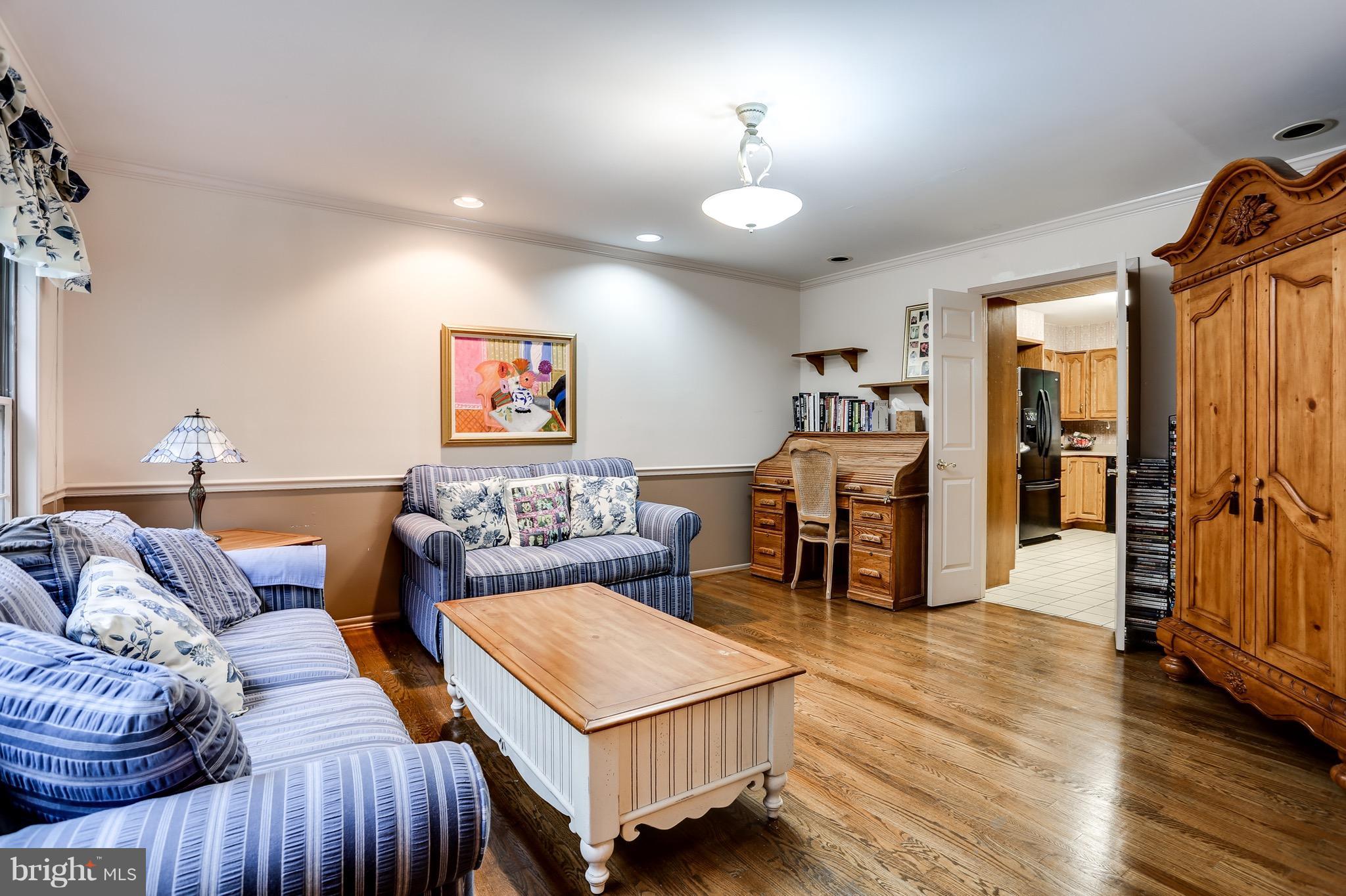 2017 Burdock Road Baltimore, MD 21209 - Photo 4 of 25 Living Room off Foyer