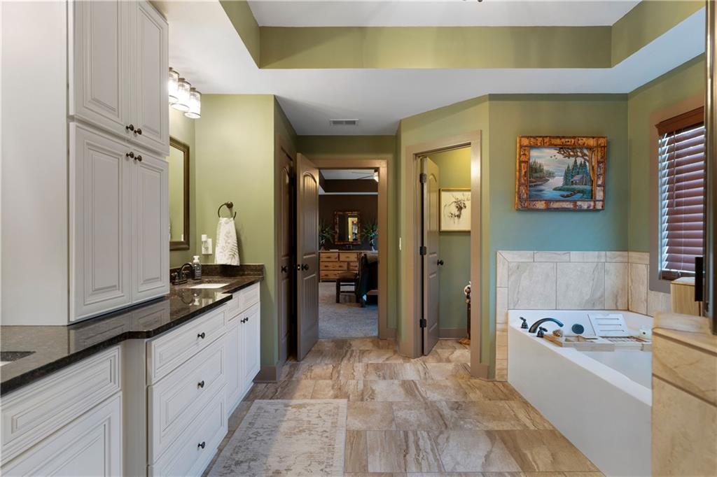 4 Bluff Court Cartersville, GA 30120 - Photo 34 of 68