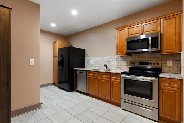 $750,000 | 4 Bluff Court, Cartersville, GA 30120