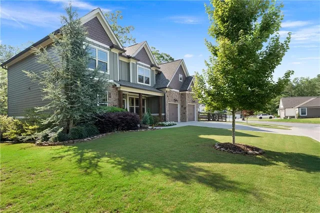 $750,000 | 4 Bluff Court, Cartersville, GA 30120