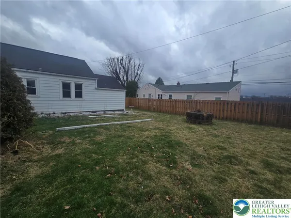 $2,300 | 3129 Moravian Avenue, Allentown, PA 18103