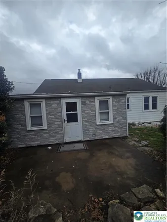 $2,300 | 3129 Moravian Avenue, Allentown, PA 18103