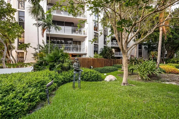 $3,800 | 2000 Towerside Terrace, Unit 412, Miami, FL 33138