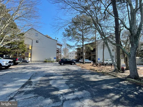 $1,800 | 14300 Jarvis Avenue, Unit A202, Ocean City, MD 21842