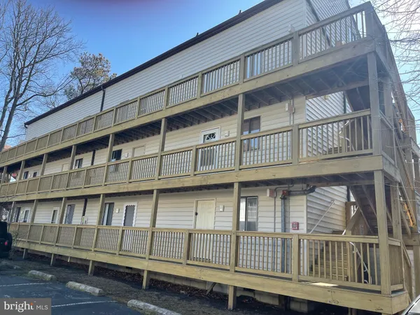 $1,800 | 14300 Jarvis Avenue, Unit A202, Ocean City, MD 21842