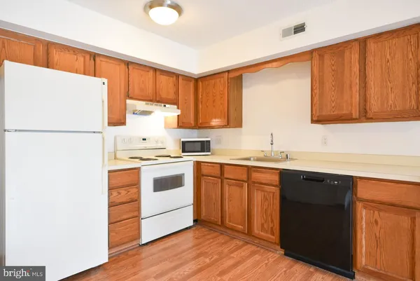 $1,800 | 14300 Jarvis Avenue, Unit A202, Ocean City, MD 21842