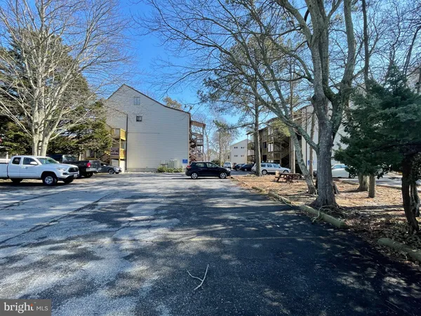 $1,800 | 14300 Jarvis Avenue, Unit A202, Ocean City, MD 21842