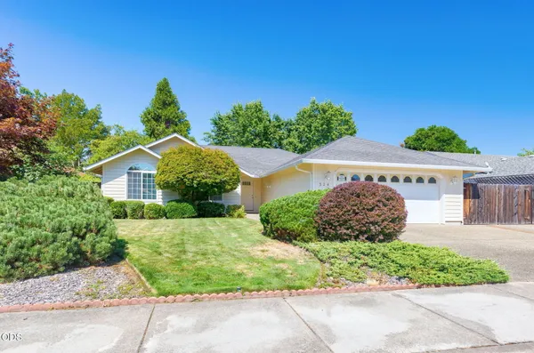 $379,000 | 524 Southwest Anique Lane, Grants Pass, OR 97526