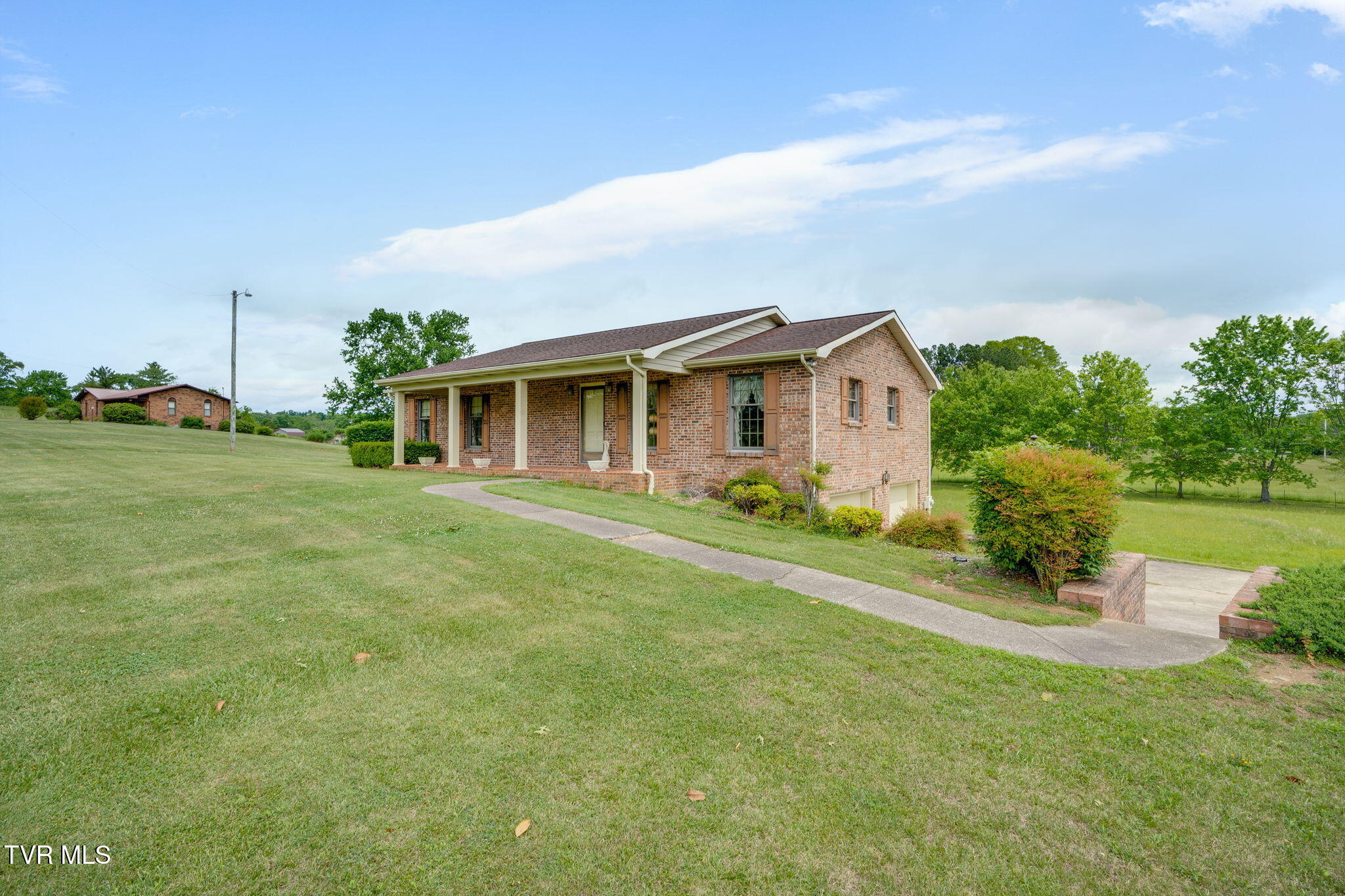 453 Twin Barns Road Greeneville, TN 37743 - Photo 4 of 46 003