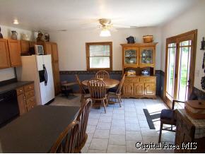 3438 Honeywell Road Rochester, IL 62563 - Photo 4 of 9