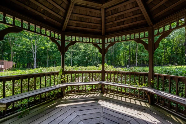 $575,000 | 4047 Wildon Court, Buchanan, MI 49107