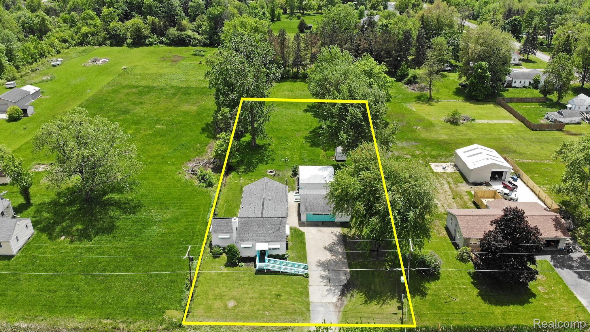 5485 West Carpenter Road Flint, MI 48504 - Photo 4 of 60 4) Aerial.jpg