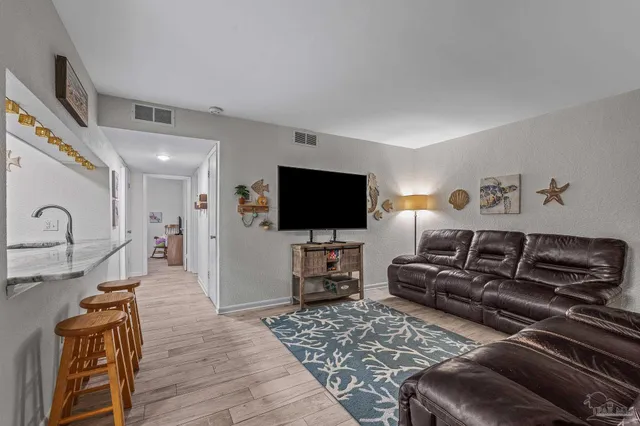 $149,900 | 300 Bayou Boulevard, Unit 113, Pensacola, FL 32503