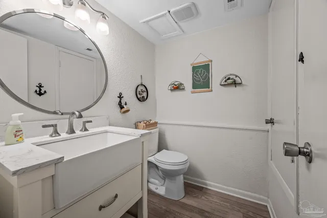 $149,900 | 300 Bayou Boulevard, Unit 113, Pensacola, FL 32503