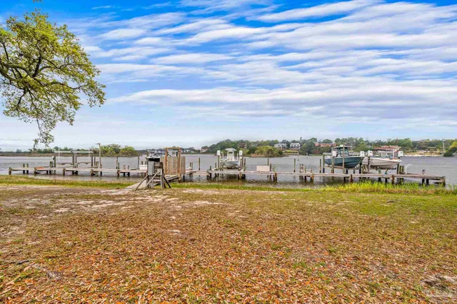 $149,900 | 300 Bayou Boulevard, Unit 113, Pensacola, FL 32503