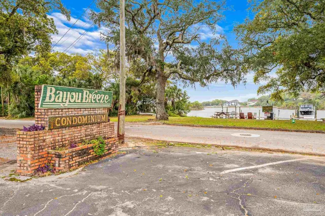 $149,900 | 300 Bayou Boulevard, Unit 113, Pensacola, FL 32503