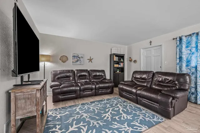 $149,900 | 300 Bayou Boulevard, Unit 113, Pensacola, FL 32503