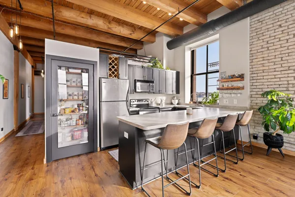 $265,000 | 289 5th Street East, Unit 305, St. Paul, MN 55101