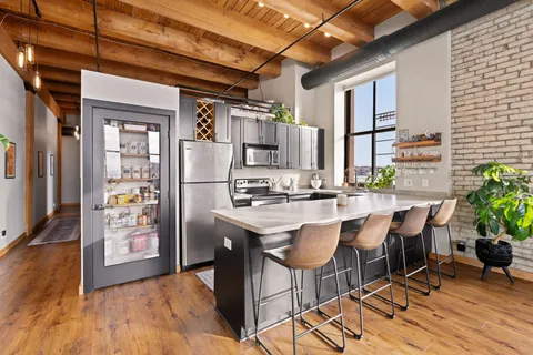$265,000 | 289 5th Street East, Unit 305, St. Paul, MN 55101