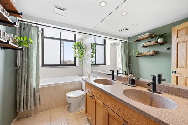 $265,000 | 289 5th Street East, Unit 305, St. Paul, MN 55101