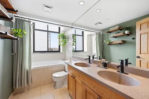 $265,000 | 289 5th Street East, Unit 305, St. Paul, MN 55101