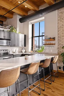 $265,000 | 289 5th Street East, Unit 305, St. Paul, MN 55101