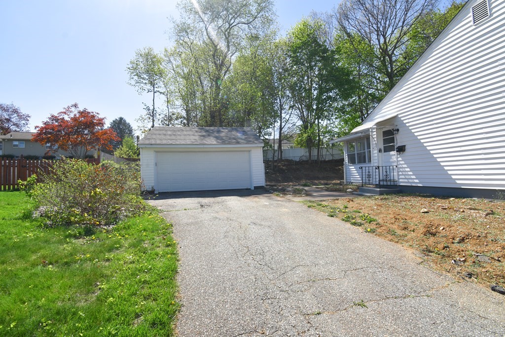 47 Pynchon Road Holyoke, MA 01040 - Photo 2 of 38 Gallery Image 2