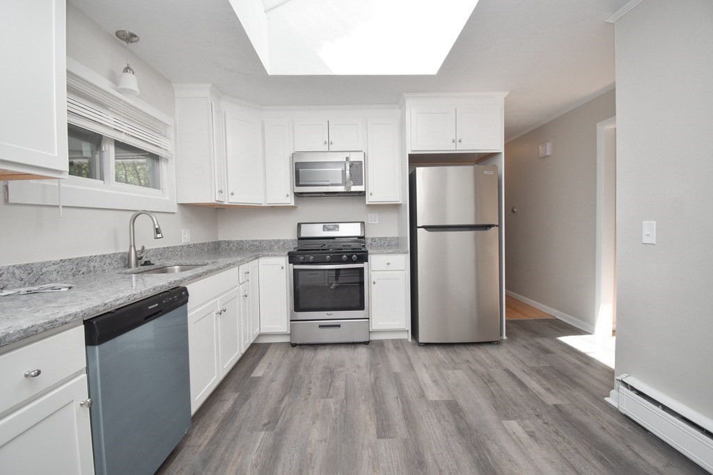 47 Pynchon Road Holyoke, MA 01040 - Photo 3 of 38 Gallery Image 3