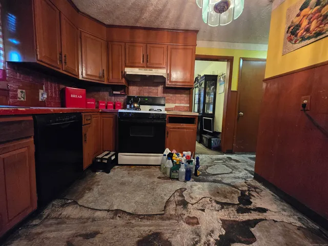 $132,925 | 642 Silver Lane, East Hartford, CT 06118