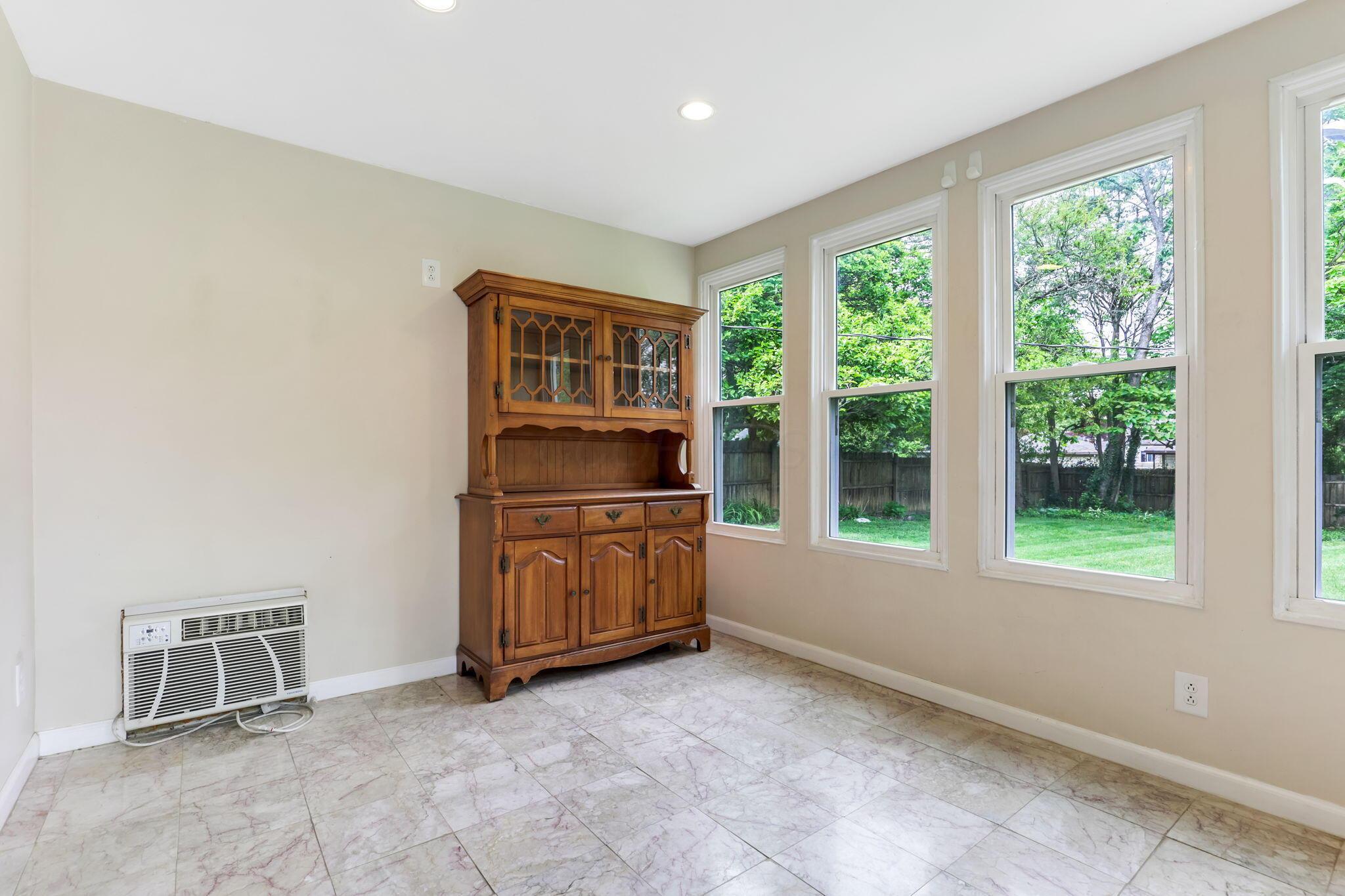 2734 Wellesley Road Columbus, OH 43209 - Photo 14 of 42