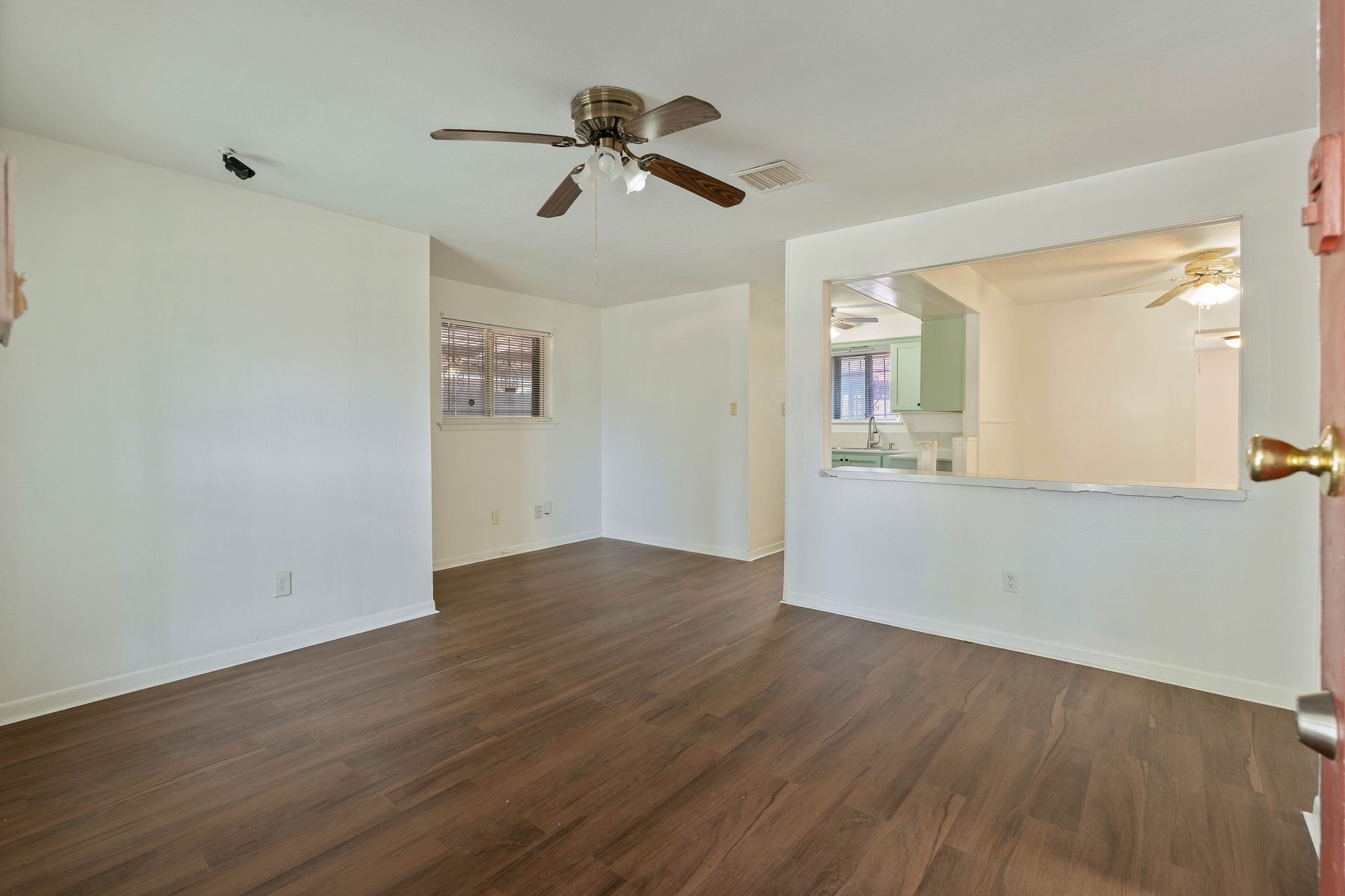 11050 Vailview Drive Houston, TX 77016 - Photo 5 of 20