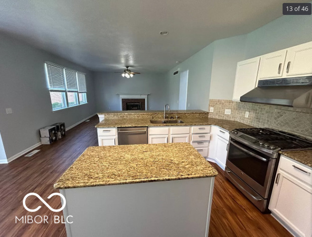 12423 Windbush Way Carmel, IN 46033 - Photo 12 of 45