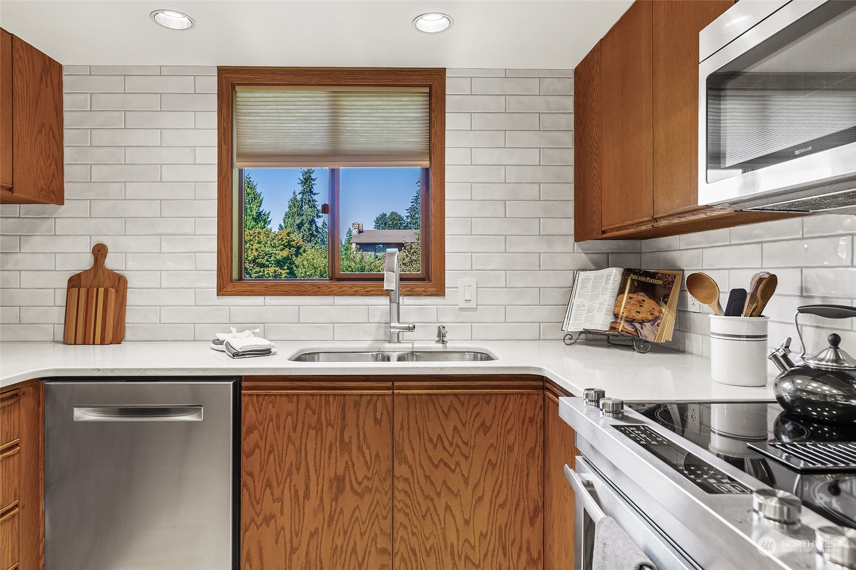 9913 Northeast 202nd Street Bothell, WA 98011 - Photo 16 of 37