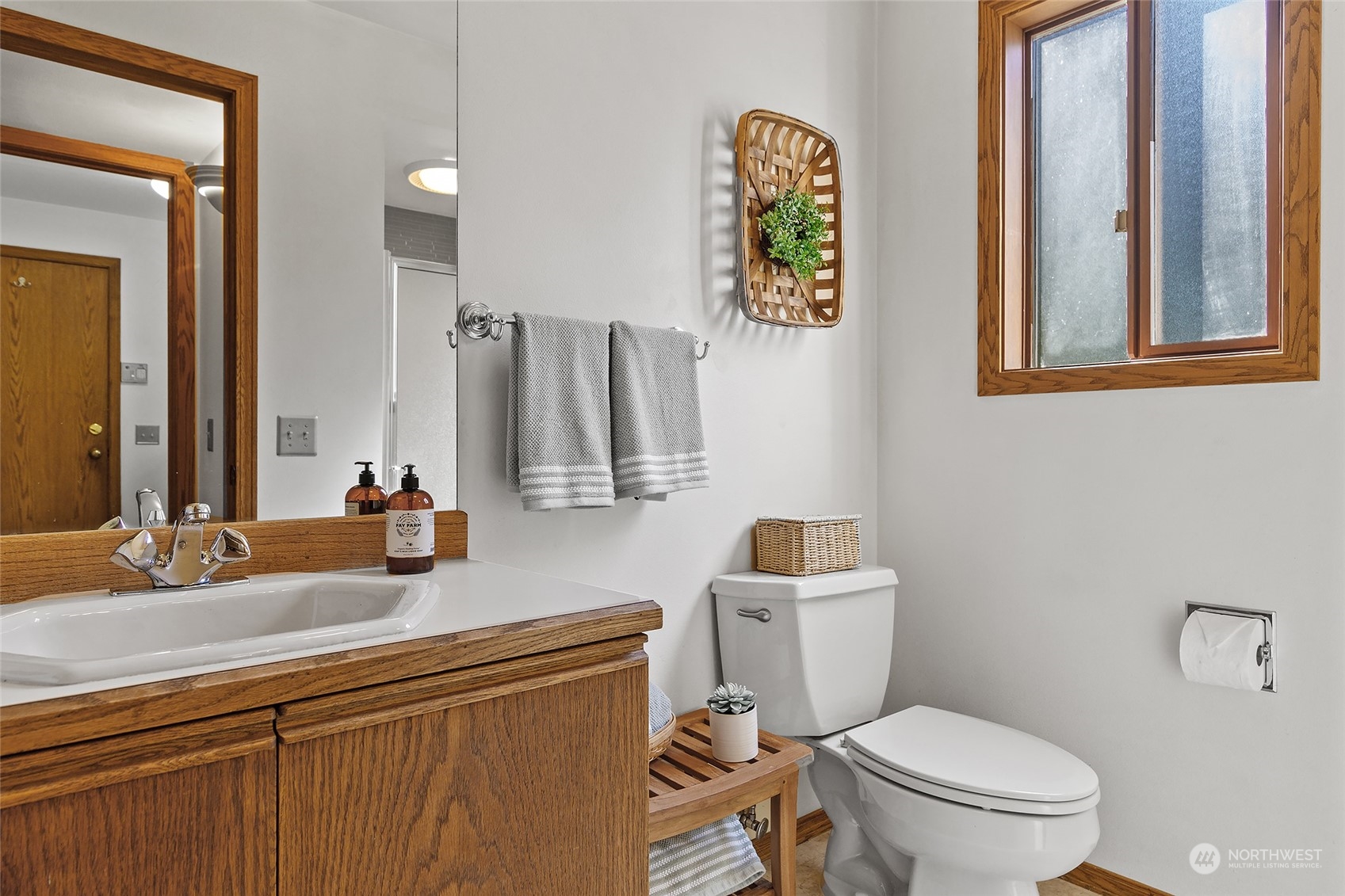 9913 Northeast 202nd Street Bothell, WA 98011 - Photo 31 of 37