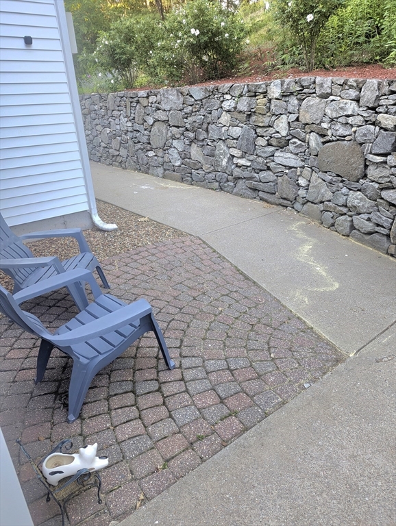 47 Berrington Road, Unit 47 Leominster, MA 01453 - Photo 3 of 14