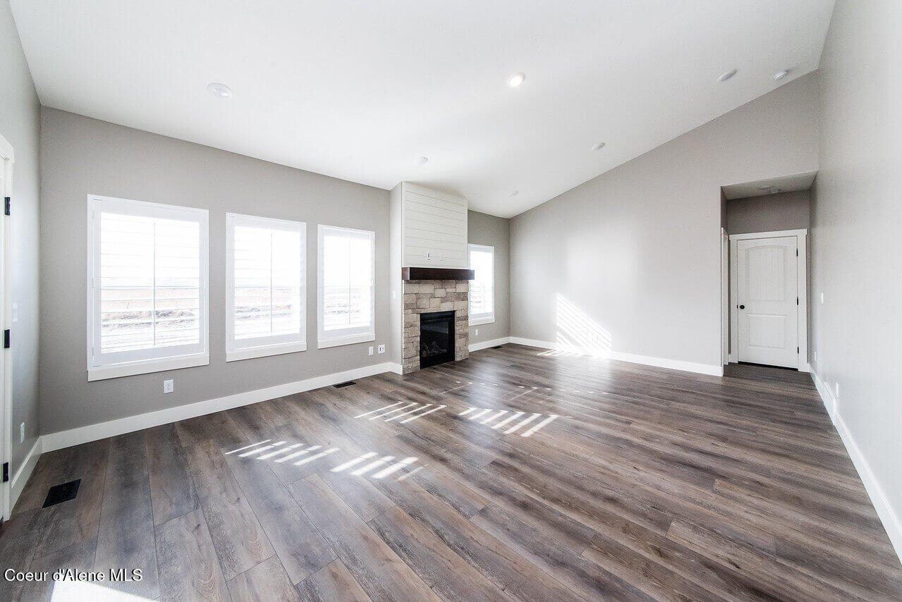 4422 East Savea Lane Post Falls, ID 83854 - Photo 12 of 46 IMG_4332