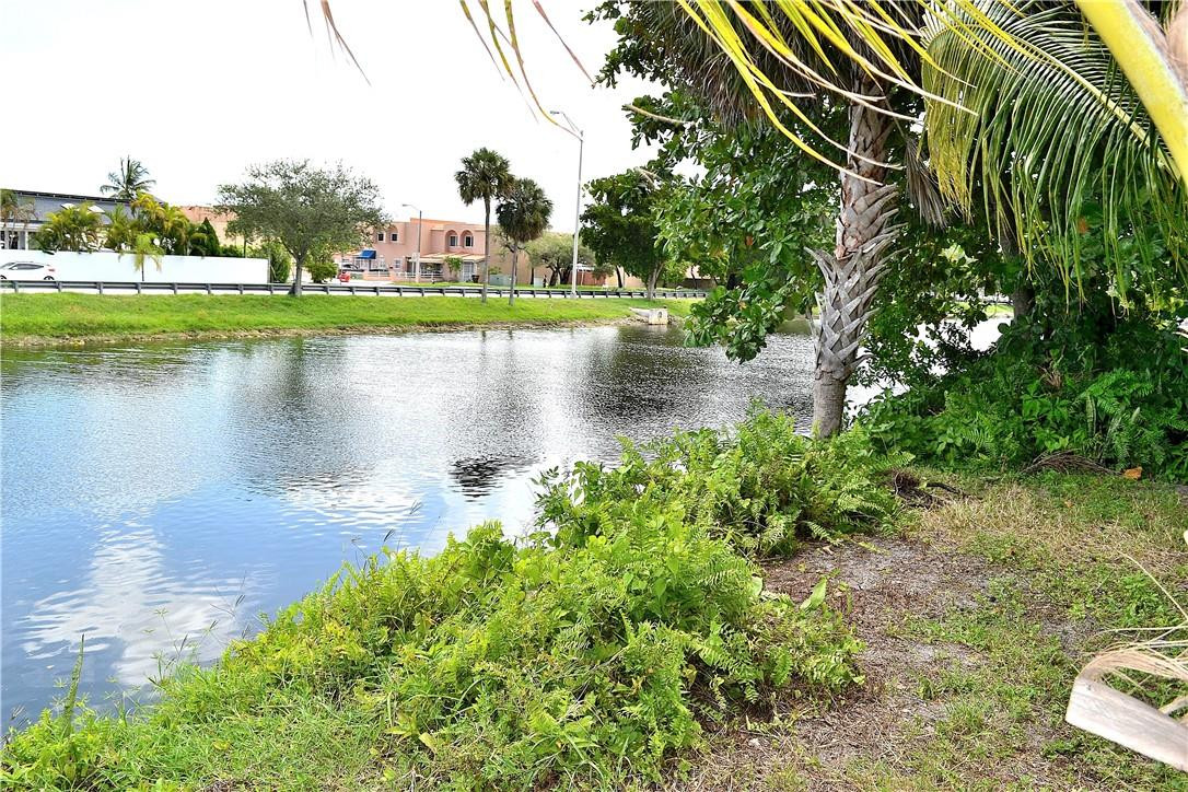 980 West 45th Place Hialeah, FL 33012 - Photo 10 of 16 Photo 10