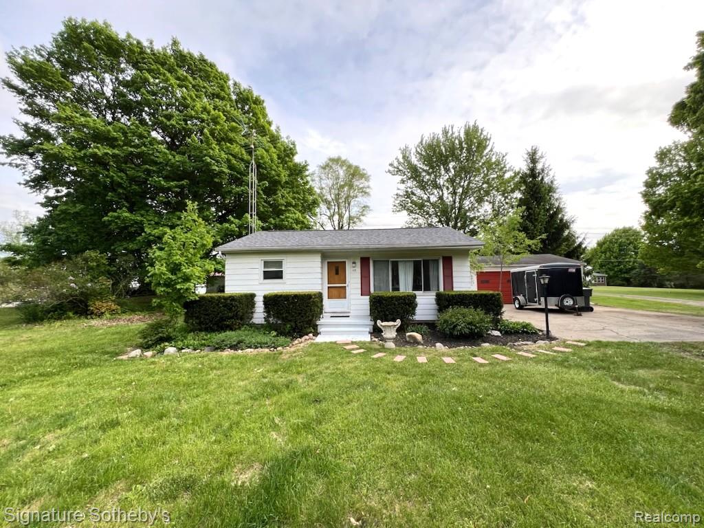 118 Daley Road Lapeer, MI 48446 - Photo 3 of 31