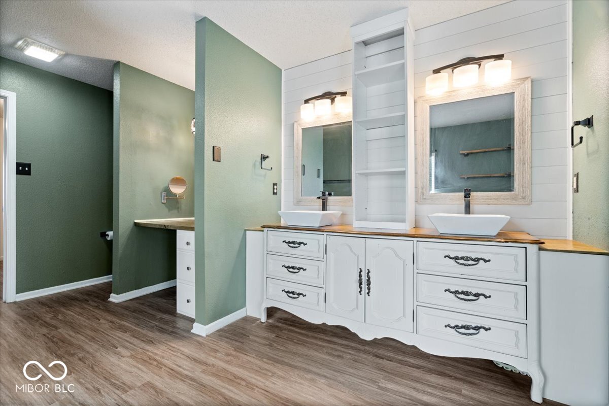 10375 Delphi Court Fishers, IN 46038 - Photo 4 of 48
