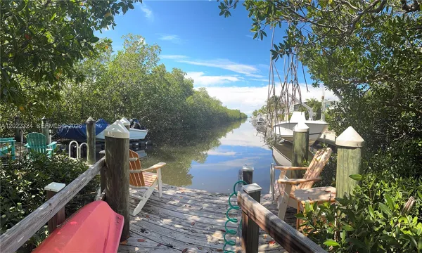 $6,900 | 102 Venetian Drive, Unit 102, Islamorada, FL 33036