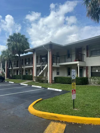 $2,800 | 9993 Three Lakes Circle, Boca Raton, FL 33428