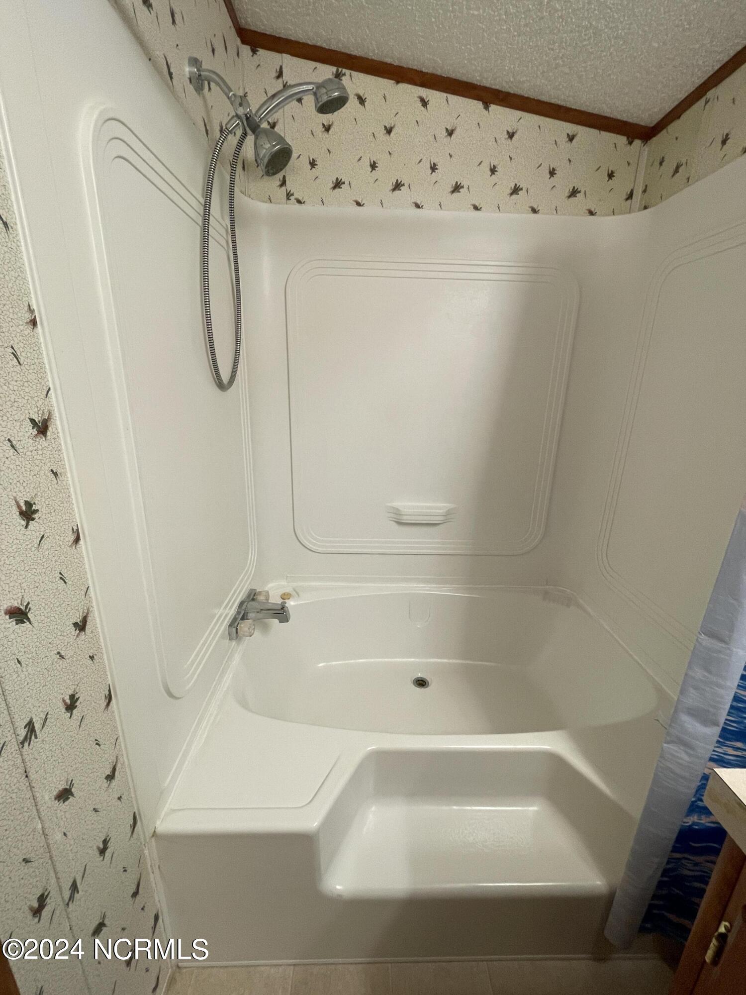 757 Johnson Church Road Warsaw, NC 28398 - Photo 25 of 32 Primary Bathroom